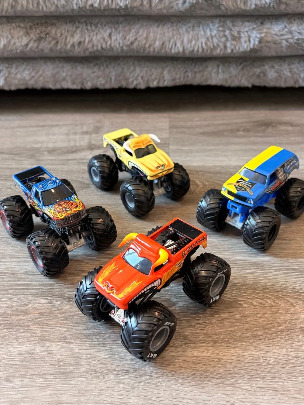 Set of 4 monster trucks